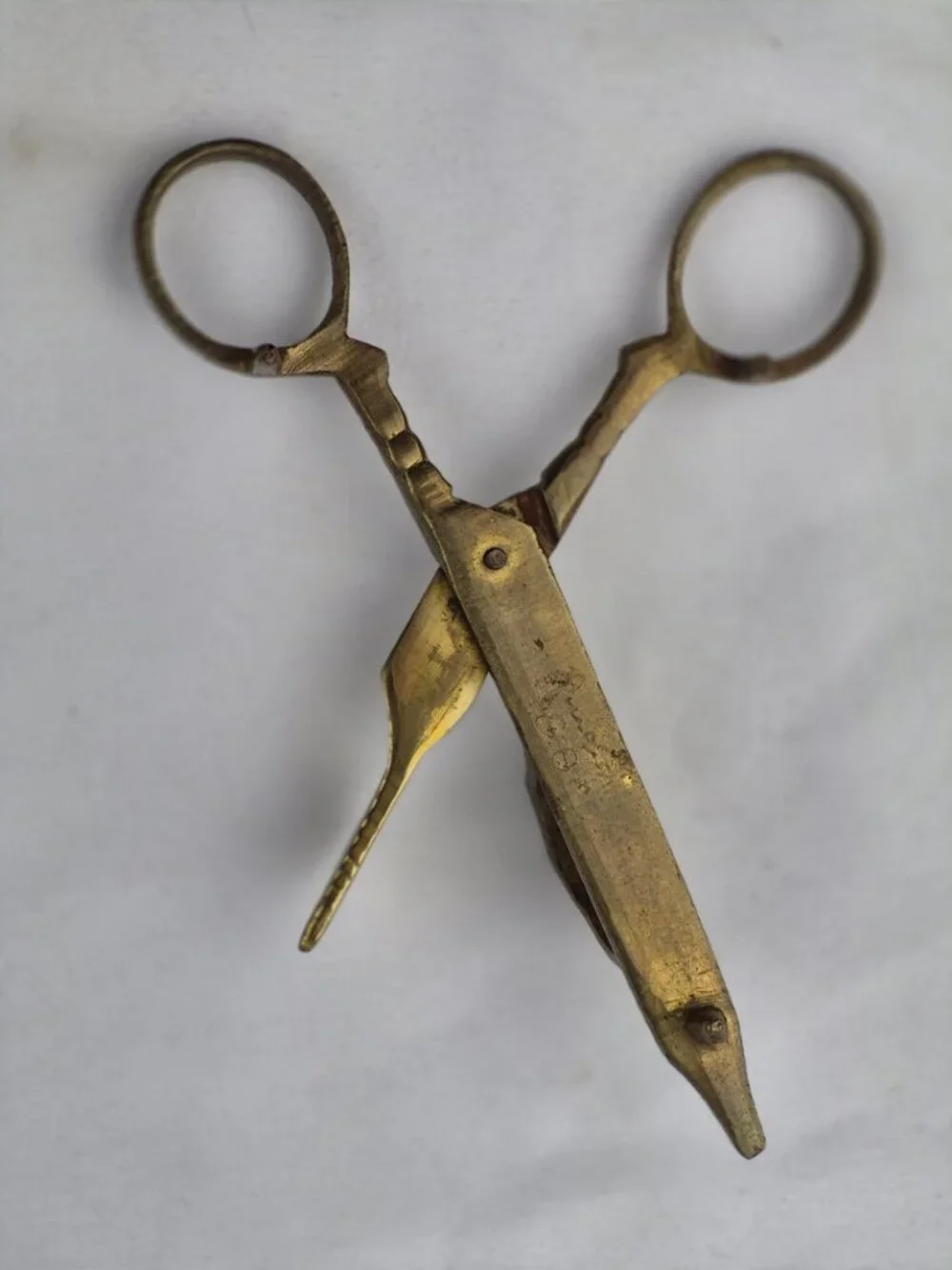 Vintage Brass Scissor-Style Candle Snuffer Extinguisher Feet Footed